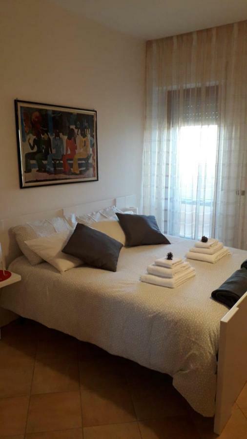 The Holiday House Hotell Santeramo in Colle Exteriör bild