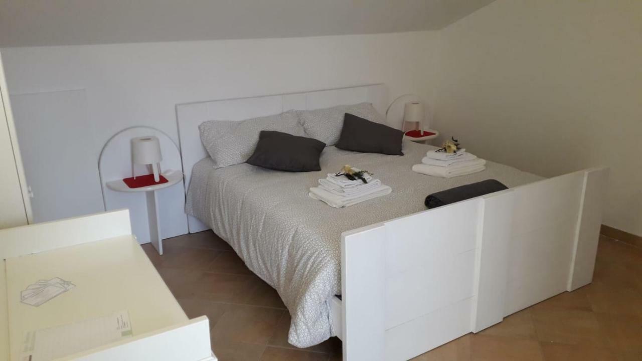 The Holiday House Hotell Santeramo in Colle Exteriör bild