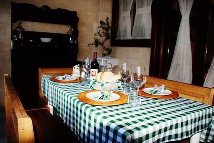 The Holiday House Hotell Santeramo in Colle Exteriör bild