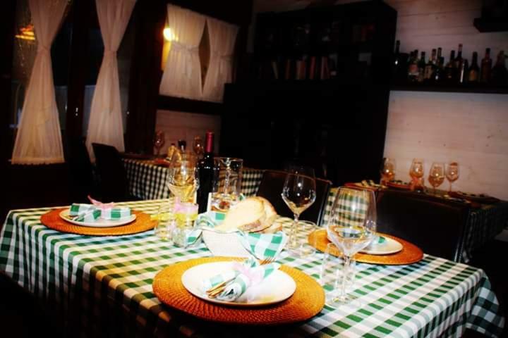 The Holiday House Hotell Santeramo in Colle Exteriör bild