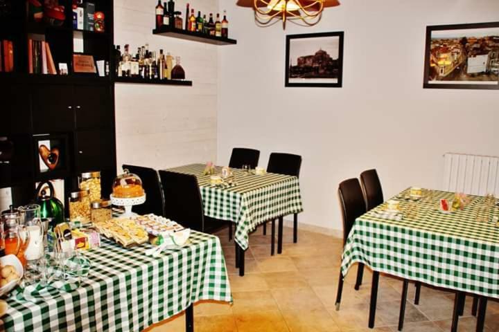 The Holiday House Hotell Santeramo in Colle Exteriör bild